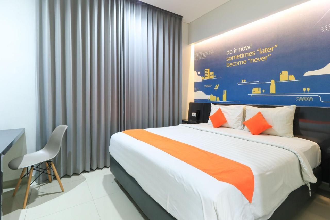 Hotel Berlian International Sorabaya Extérieur photo